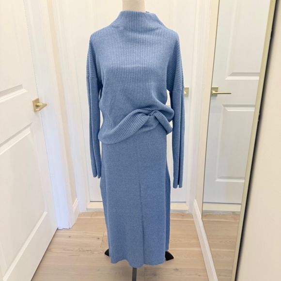KAREN MILLEN SWEATER SKIRT KNIT SET SIZE MEDIUM BOTH - Picture 1 of 12